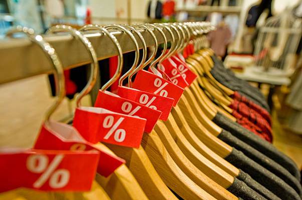 Canicule : la prolongation des soldes d&rsquo;été décidée pour soutenir les commerces