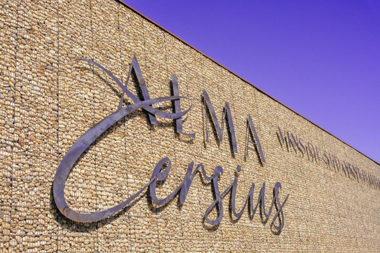 Alma Cersius inaugure une nouvelle cave à Cers après 18 mois de travaux